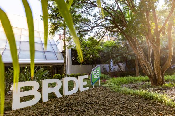 Pedidos de financiamento chegam a R$ 3,5 bilhões no BRDE do Paraná, 30% acima do ano passado