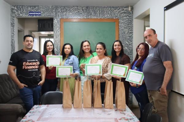 Educação Financeira ganha destaque em Mariluz com certificação de professoras participantes de programa do Sicredi